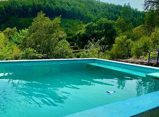 ラグジュアリーテント Giant Canvas Tent Agro-turismo Quinta Da Fonte フィゲイロー・ドス・ヴィーニョス